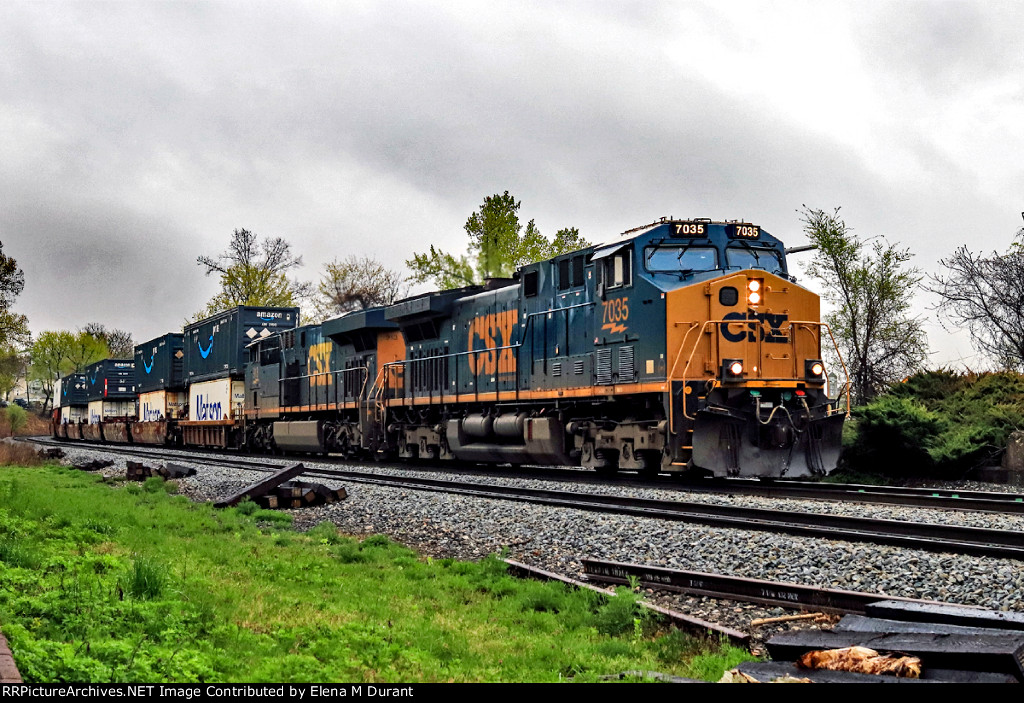 CSX 7035 on I-003